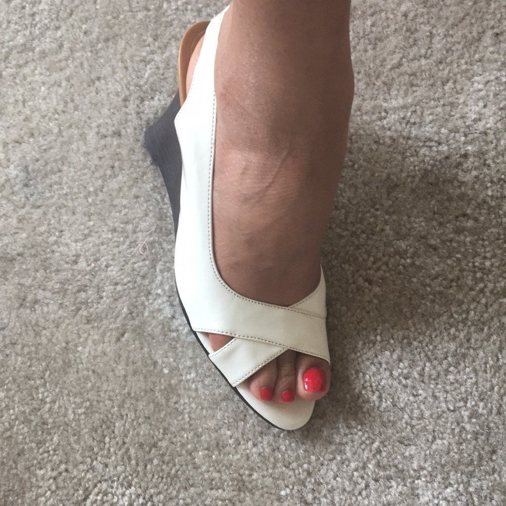 Banana Republic Peep Toe Slingback Wedges Size 7